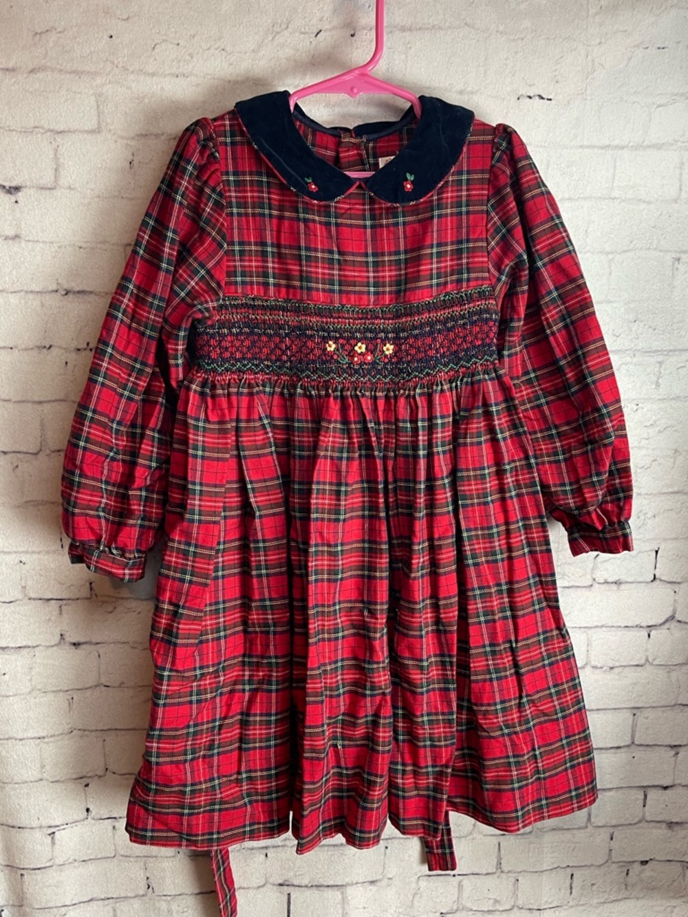 Christie brooks size medium 5/6 red plaid long sleeve dress with smocked bodice